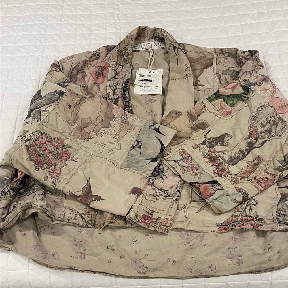 Magnolia Pearl Artistic Floral Cape Jacket - Picture 3 of 8